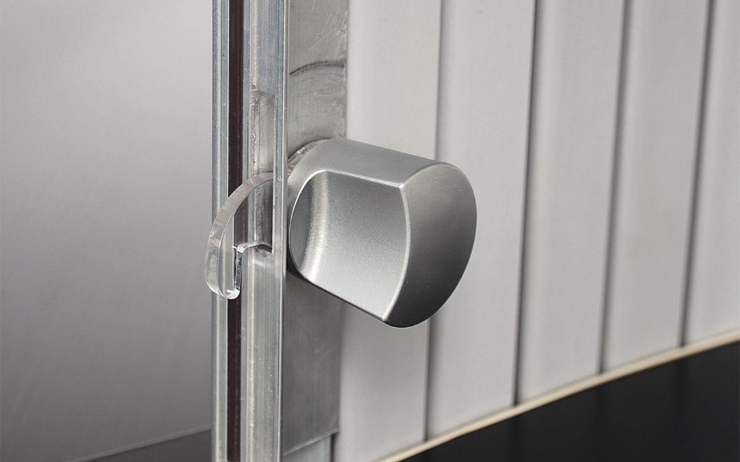 Art. 5101 – Pomolo con gancio di chiusura